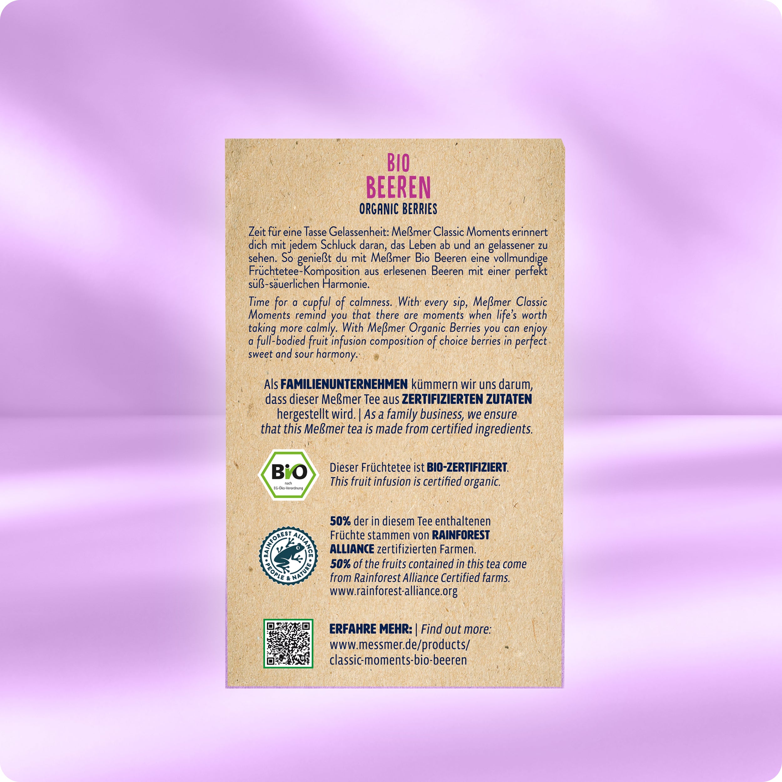 Rückseite der Verpackung von Bio Beeren mit Infos zu zertifizierten Zutaten, Bio-Siegel, Rainforest Alliance Hinweis und QR-Code auf naturfarbenem Hintergrund.