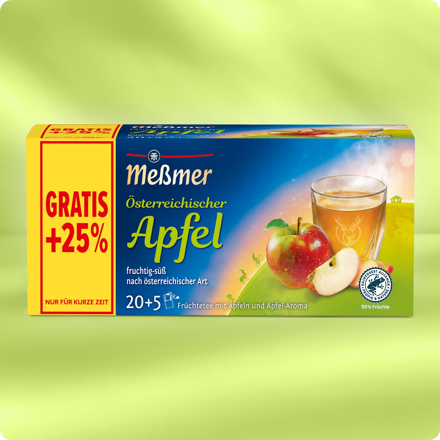 Eine Schachtel Meßmer Österreichischer Apfel Tee ist auf grünem Hintergrund abgebildet. Auf der Verpackung sind ein Apfel, Apfelscheiben, ein Glas Tee und auf der linken Seite das Etikett "Gratis +25%" in Rot und Gelb abgebildet.