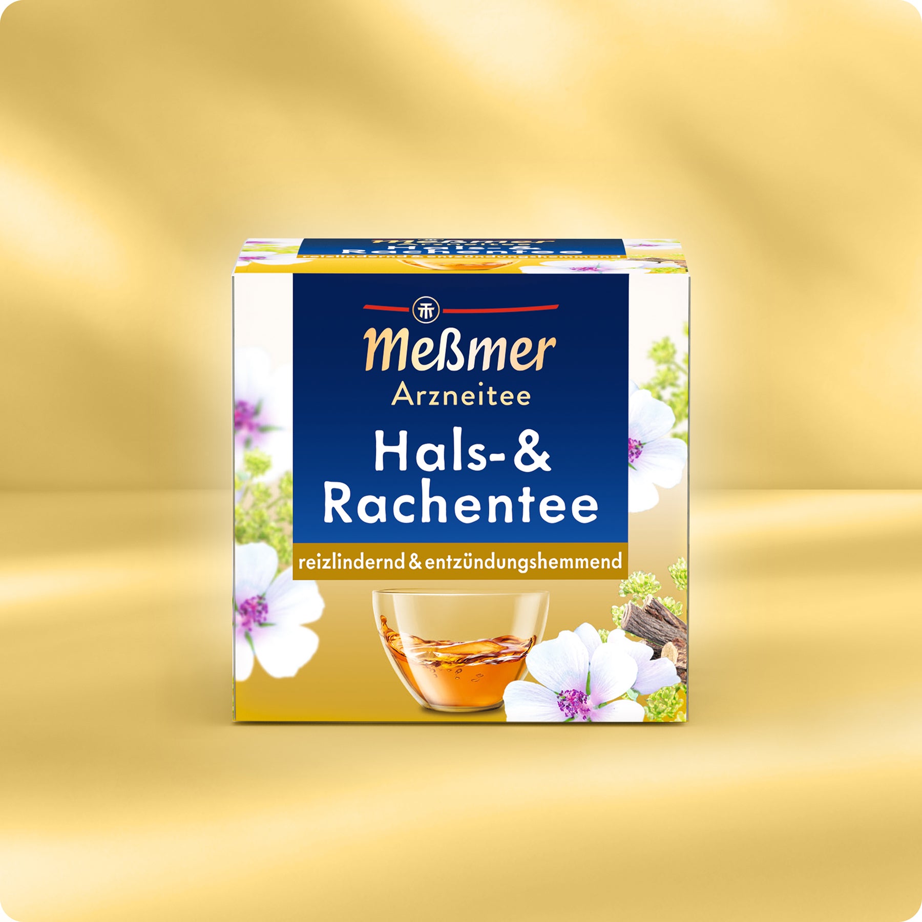 Eine Schachtel Meßmer DE Hals- & Rachentee, ein pflanzliches Arzneimittel für Schleimhautentzündungen, ist auf einem goldenen Hintergrund mit weißen und violetten Blumen und einem Glas Tee abgebildet. Auf der Verpackung steht ein deutscher Text.